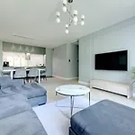 3 City Apartments - Syma